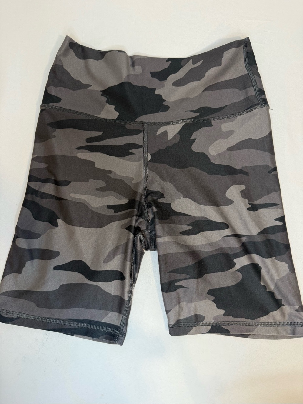 Aerie Chill Play Move Camo Biker Shorts Large Gray Black High Rise